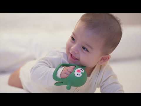 Smily Mia Penguin Buddy Suck Training Teether